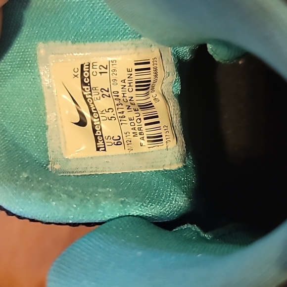 Black and blue NIKE LEBRON SOLDIER IX (INFANT size 6c) - Picture 6 of 7